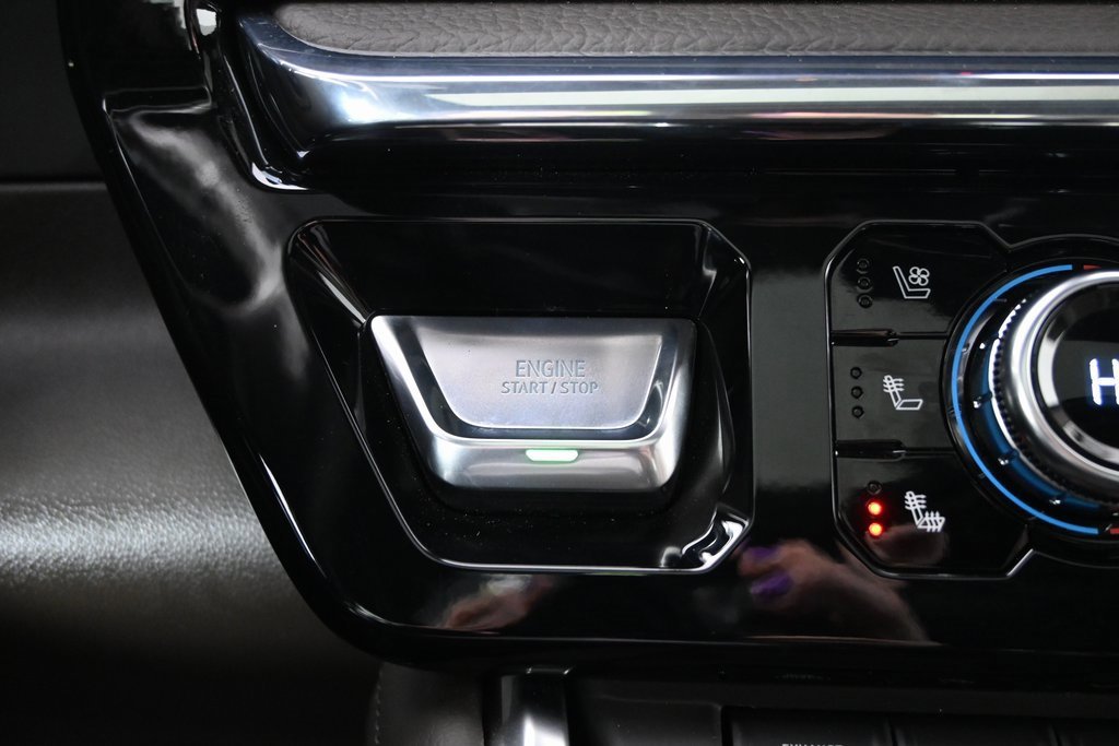 Used 2025 GMC Sierra 3500 Denali w/ Denali Reserve Package image 31