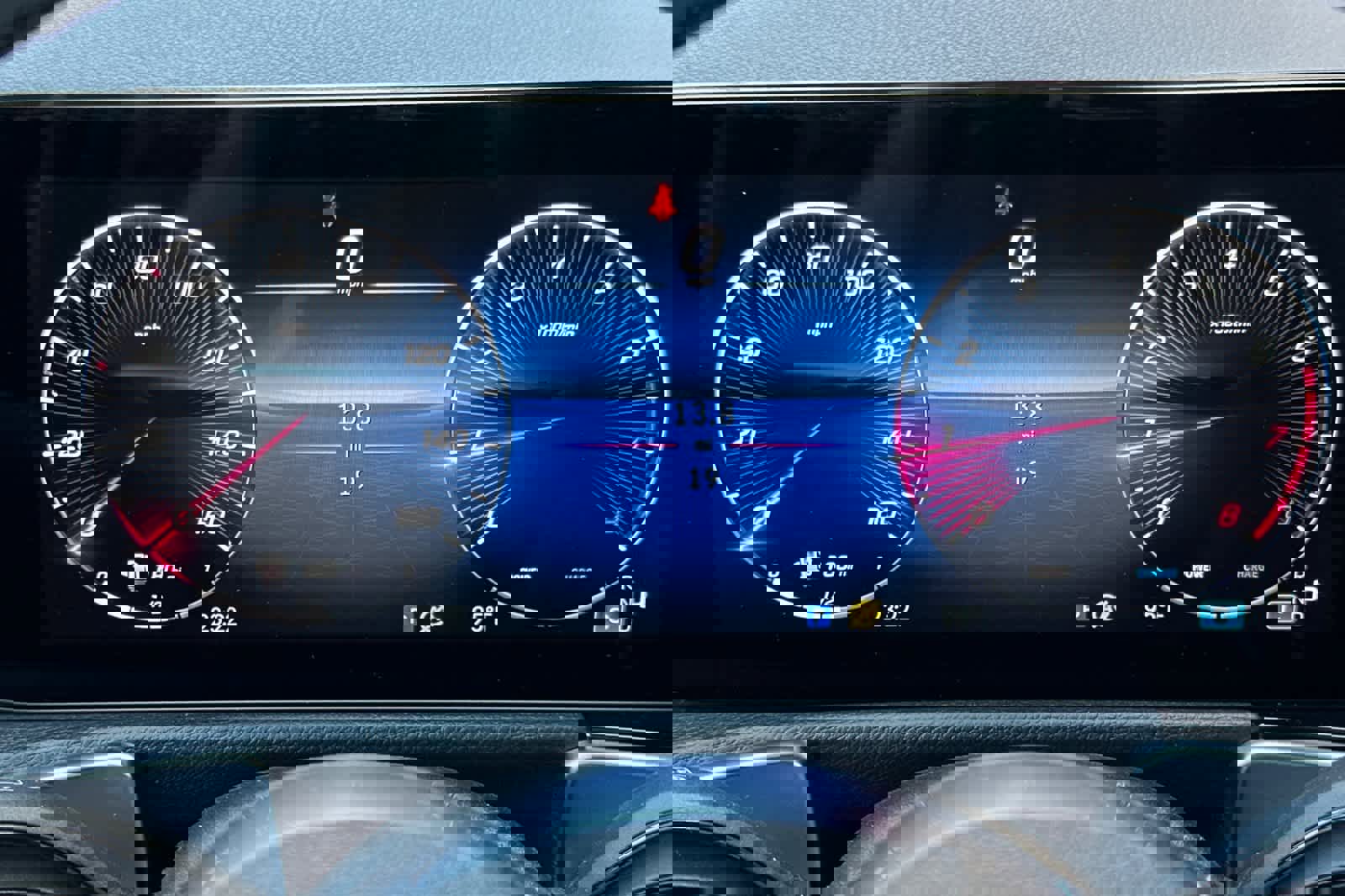 New 2025 Mercedes-Benz GLB 250 image 23