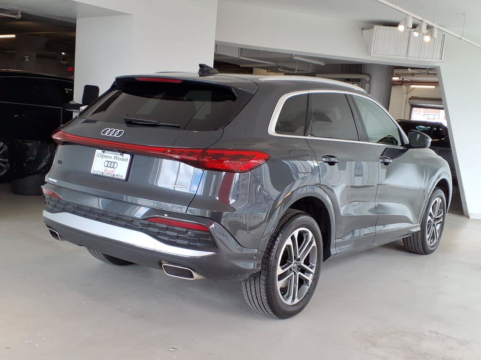 Used 2025 Audi Q5 Premium w/ Convenience Package AWD/4WD image 4