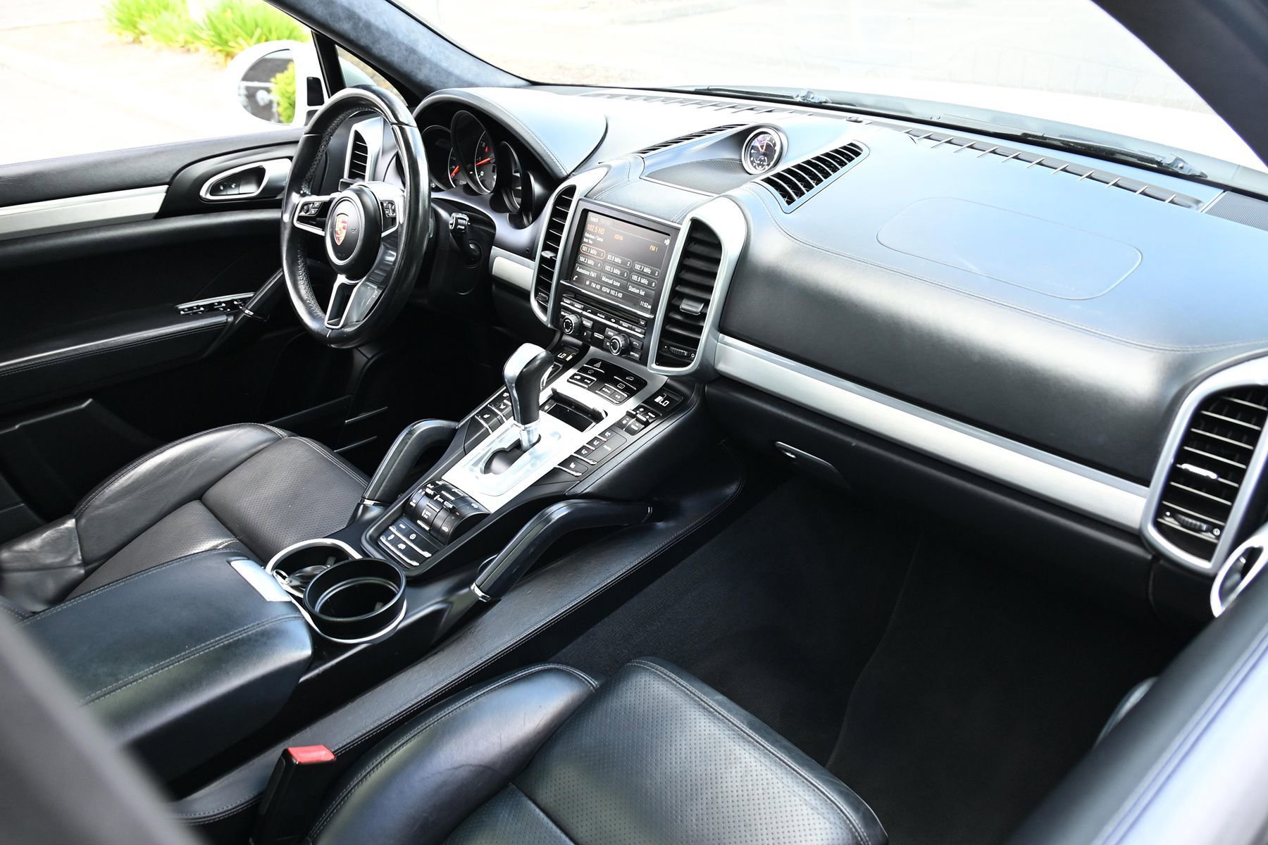 Used 2016 Porsche Cayenne GTS AWD/4WD image 18