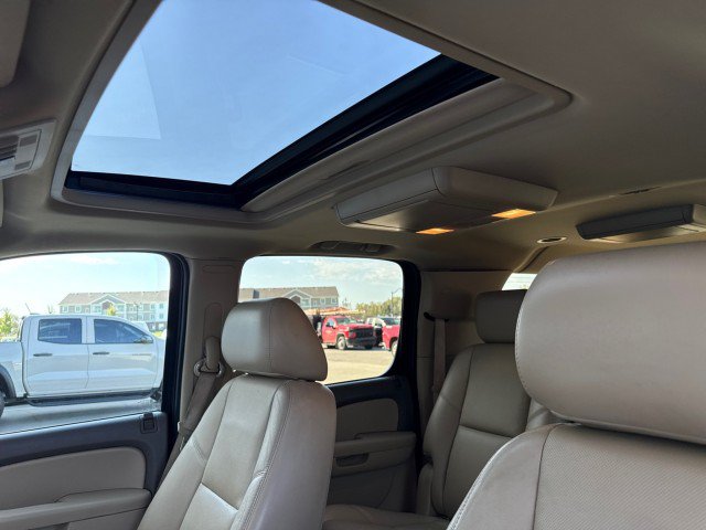 Used 2012 Chevrolet Suburban LTZ AWD/4WD image 24