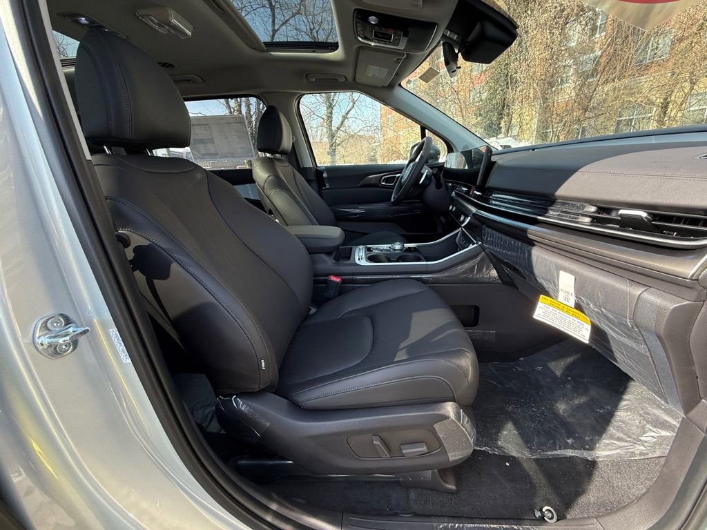New 2026 Kia Carnival SX w/ SX Dark Edition Package FWD image 30