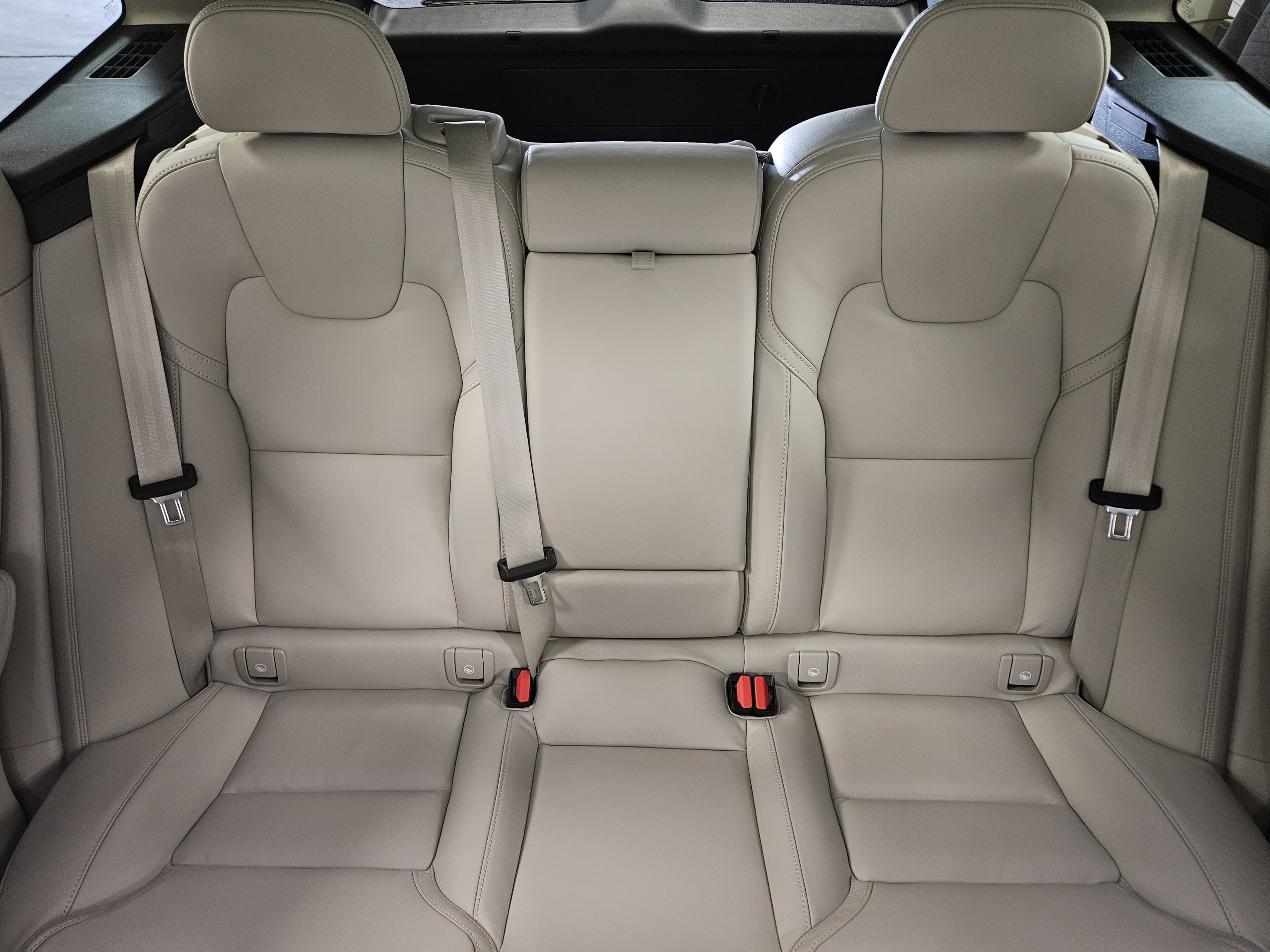 New 2026 Volvo XC60 B5 Ultra w/ Protection Package Premier image 42