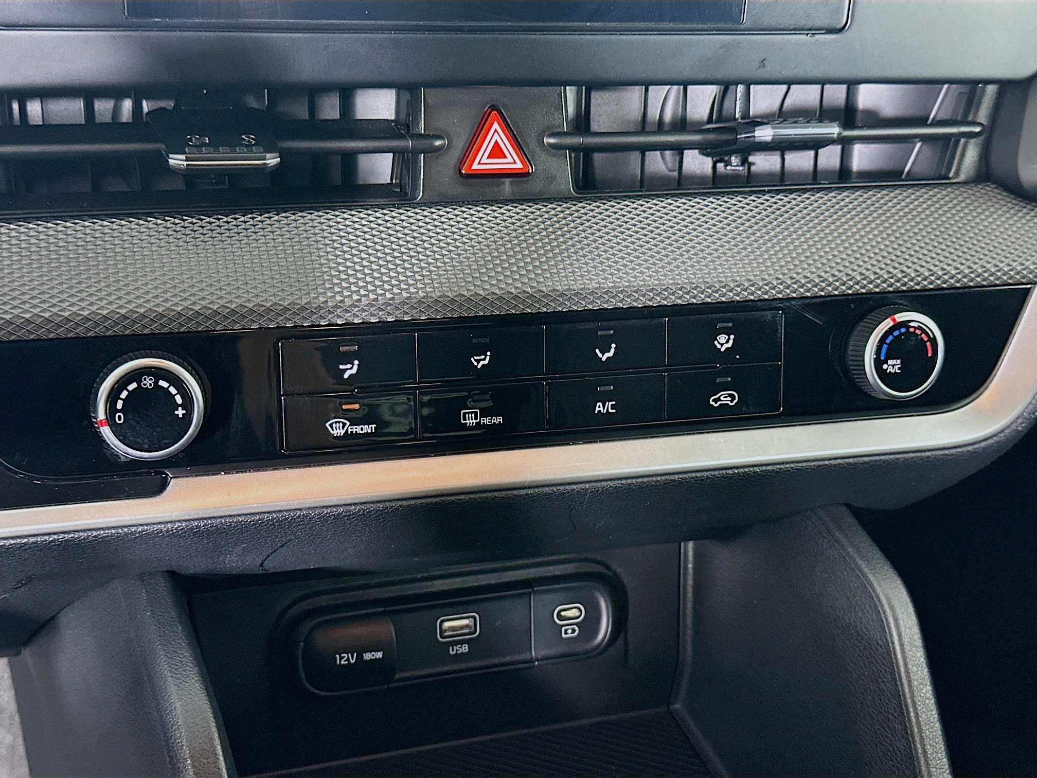 Used 2025 Kia Sportage LX image 23