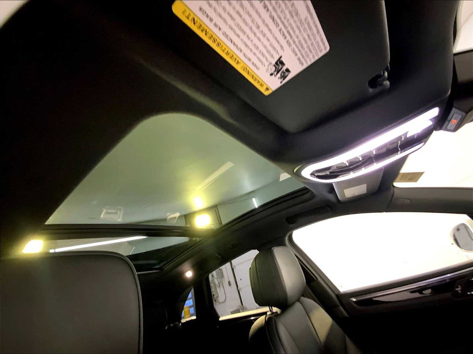 Certified 2025 Porsche Macan image 20