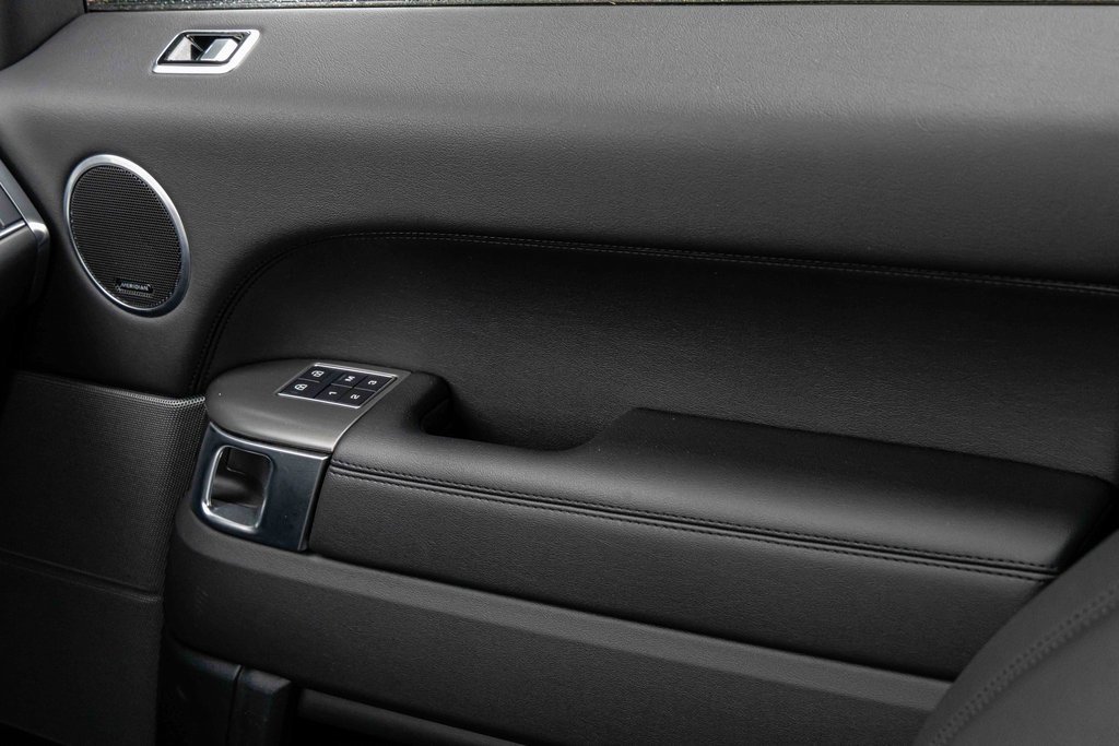 Used 2022 Land Rover Range Rover Sport SE image 16