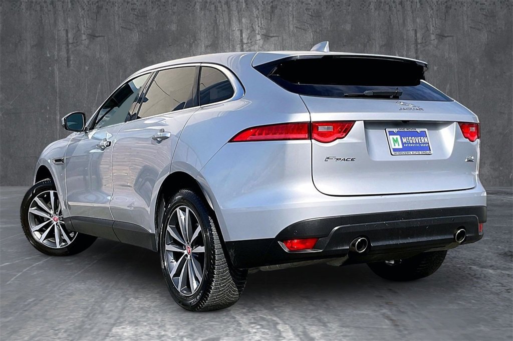 Used 2017 Jaguar F-PACE Prestige image 4