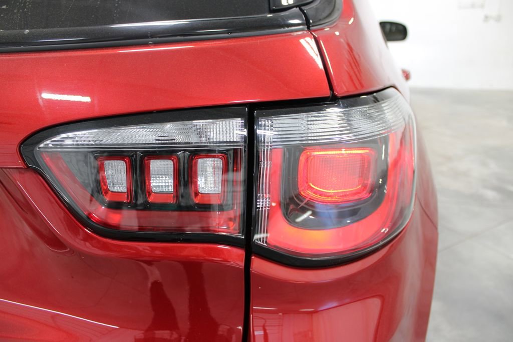 Used 2025 Jeep Compass Trailhawk AWD/4WD image 27