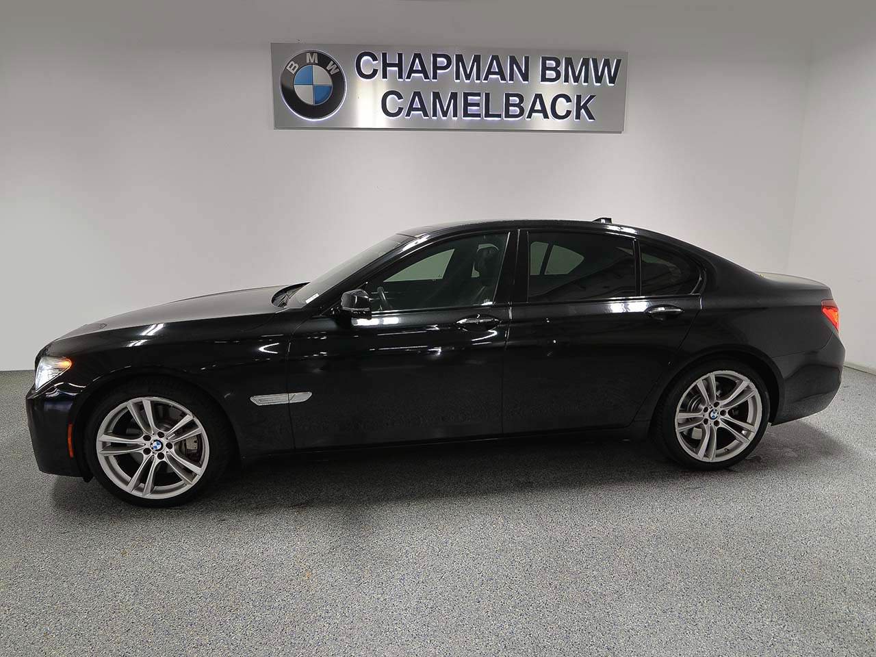 Used 2013 BMW 750i RWD image 4