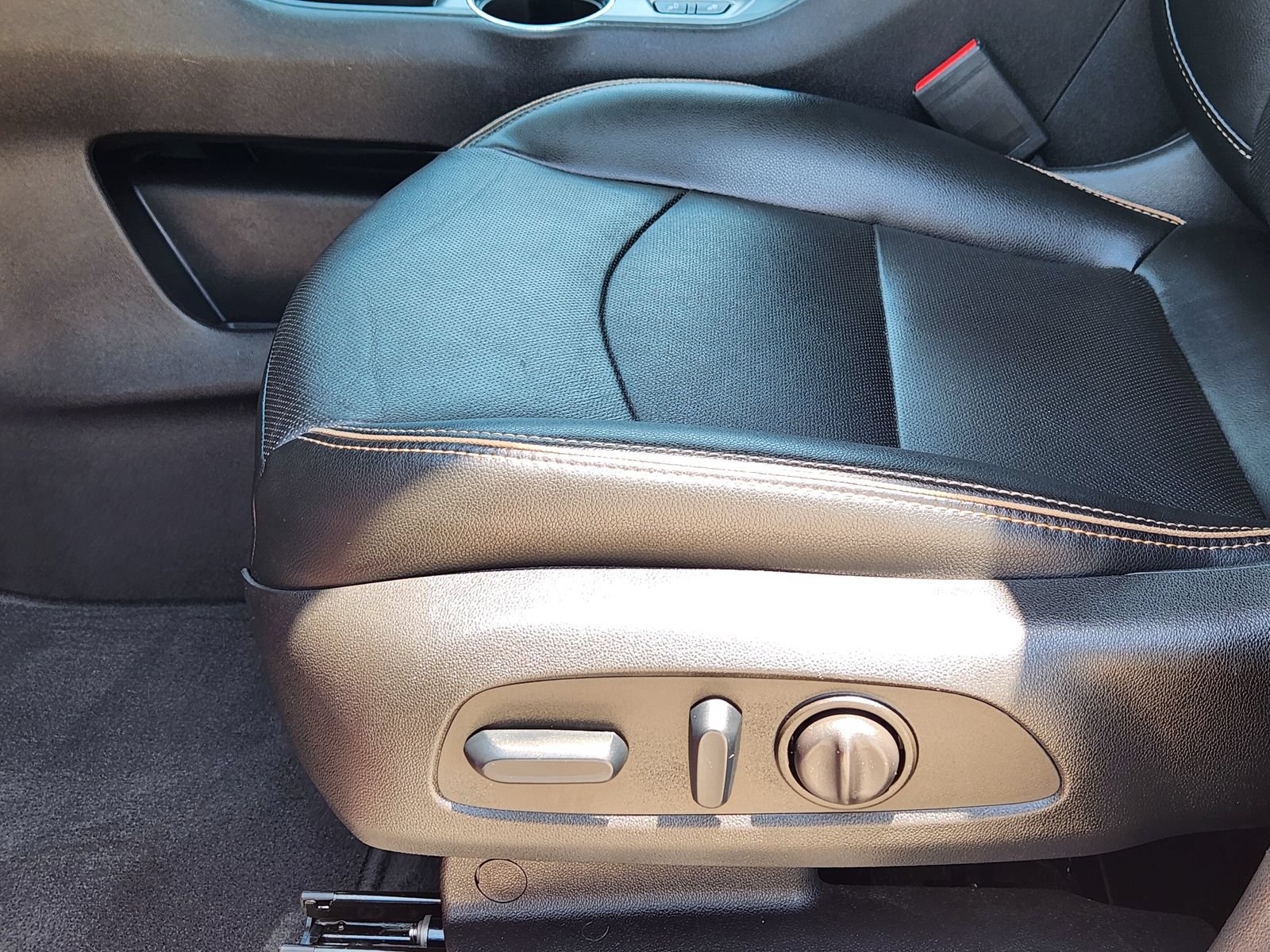 Used 2023 GMC Terrain AT4 w/ LPO, Cargo Package AWD/4WD image 24