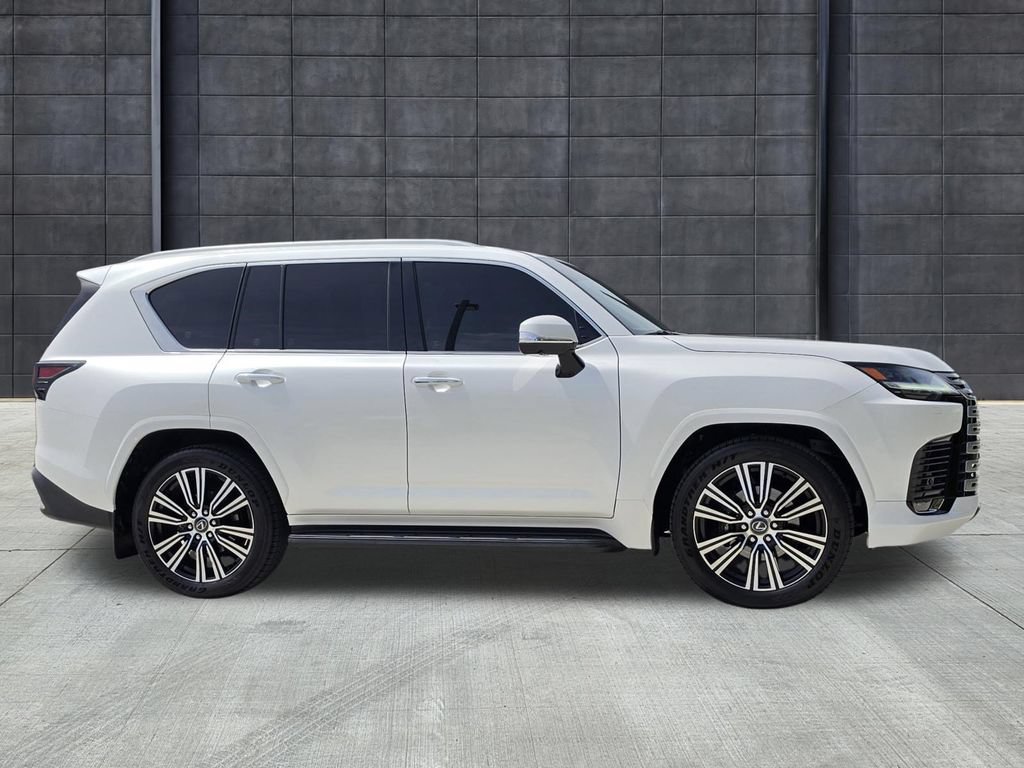 Used 2026 Lexus LX 600 4WD w/ Accessory Package (2T) image 6
