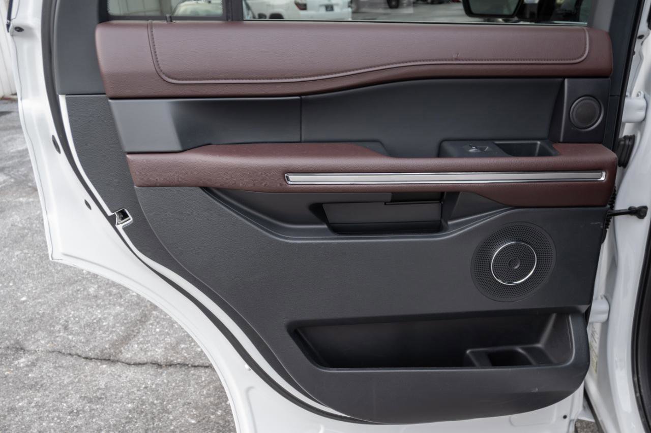 Used 2024 Ford Expedition Limited image 22