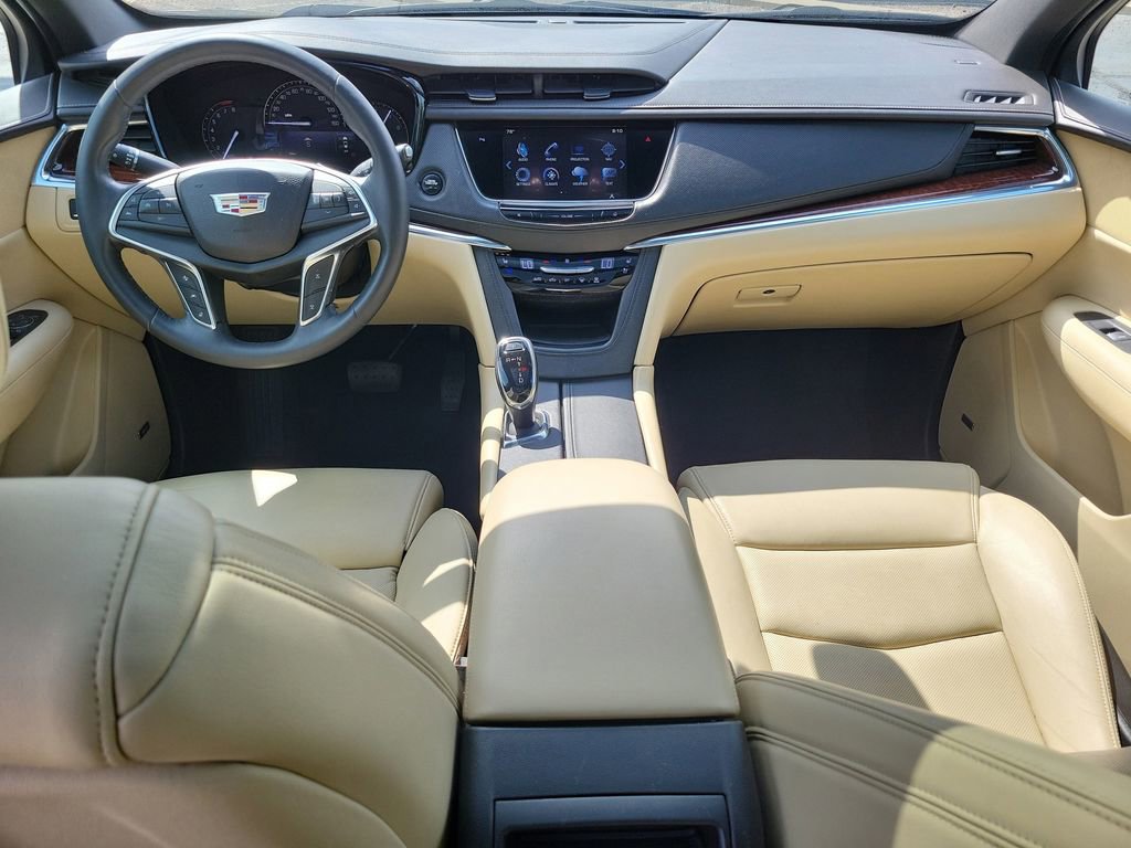 Used 2017 Cadillac XT5 Premium Luxury w/ Advanced Security Package FWD image 10