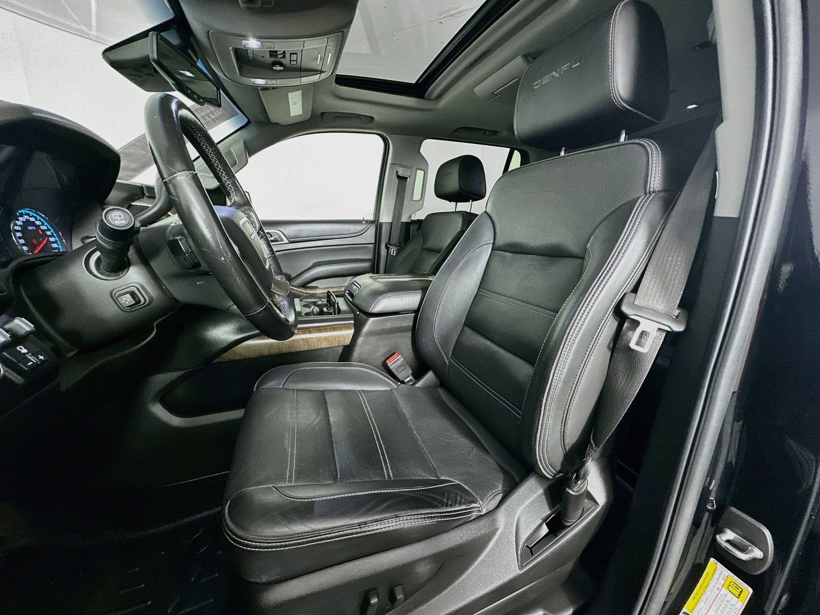 Used 2018 GMC Yukon Denali AWD/4WD image 23