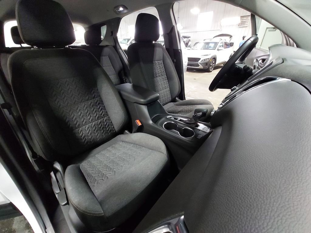 Used 2023 Chevrolet Equinox LT AWD/4WD image 10