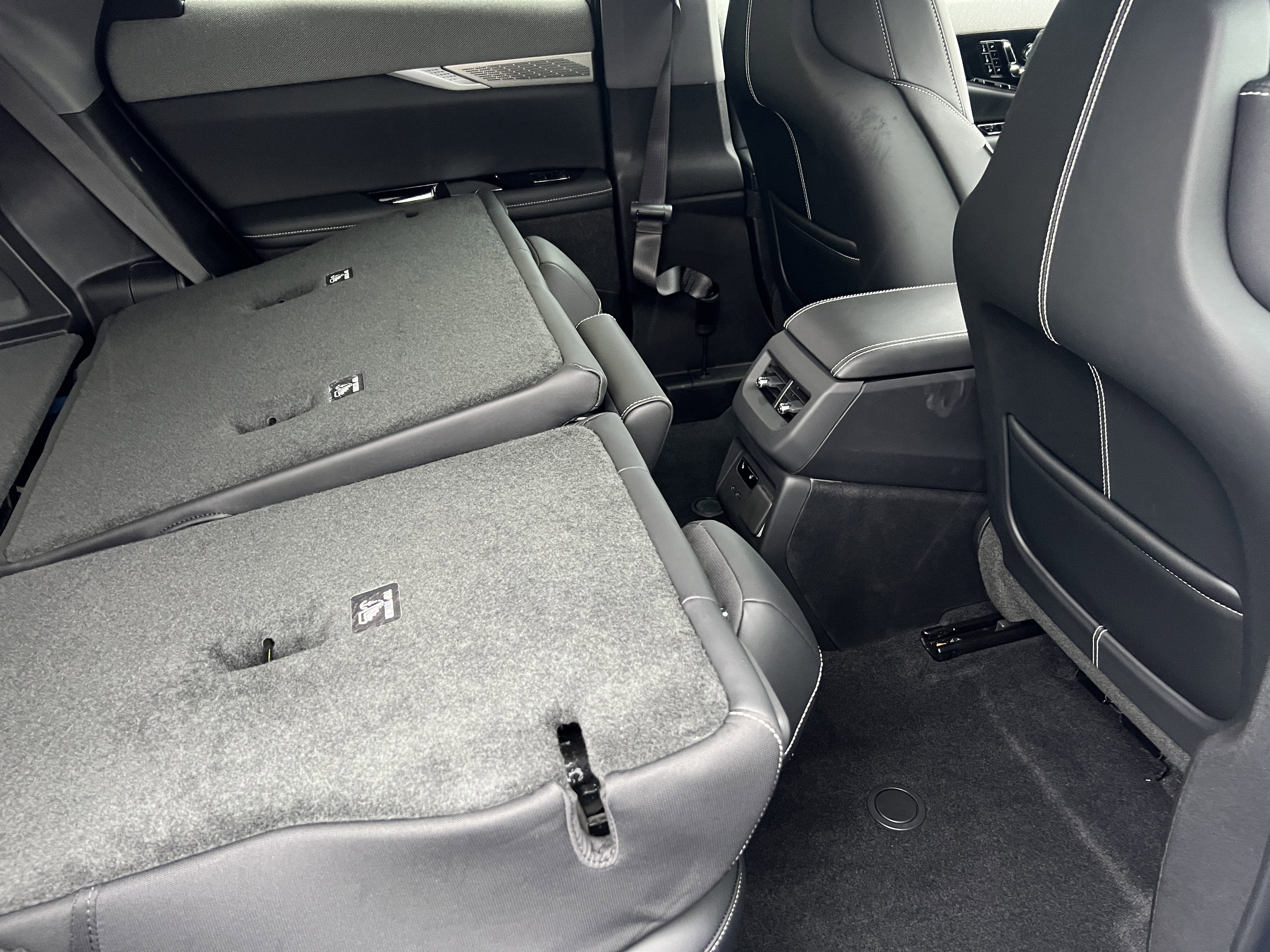 New 2026 Cadillac Optiq Luxury 2 image 23