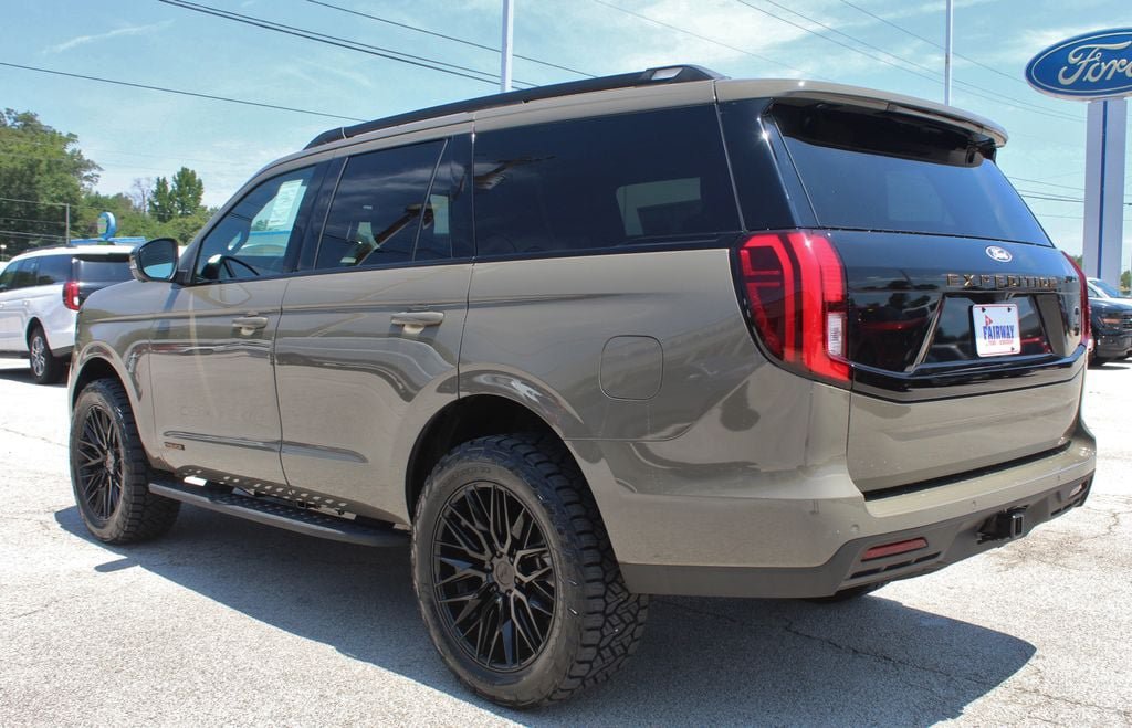 New 2027 Ford Expedition Tremor w/ Driver's Package AWD/4WD image 9