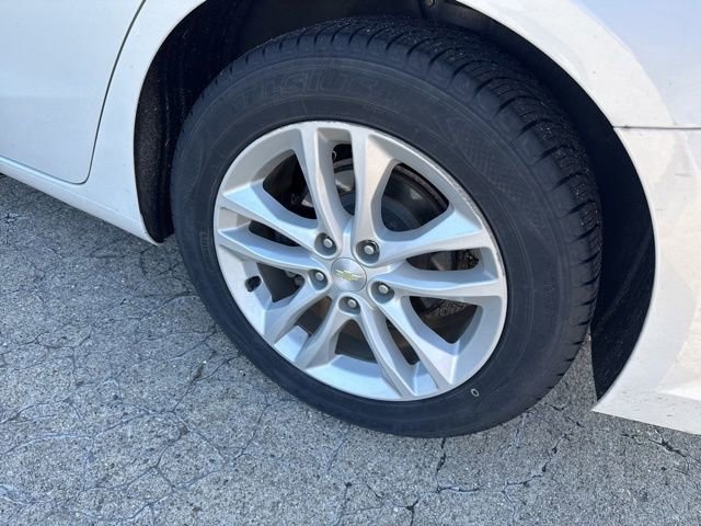 Used 2017 Chevrolet Malibu LT image 12