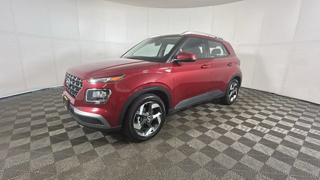 Used 2025 Hyundai Venue SEL FWD image 7