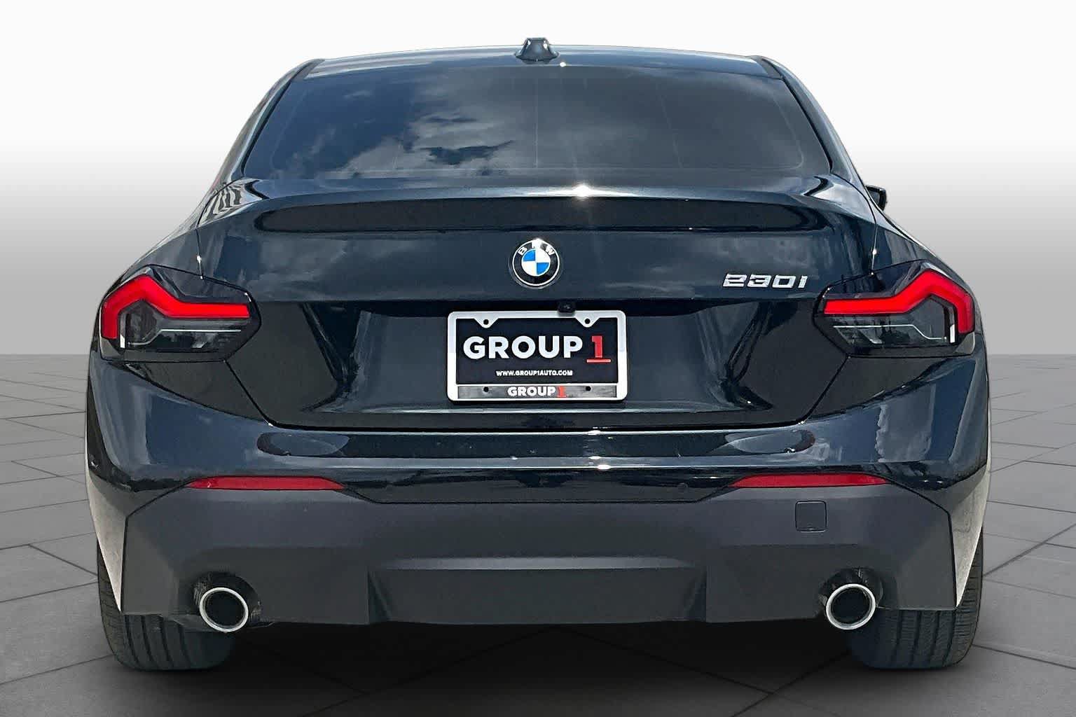 Used 2025 BMW 230i Coupe w/ Convenience Package RWD image 4