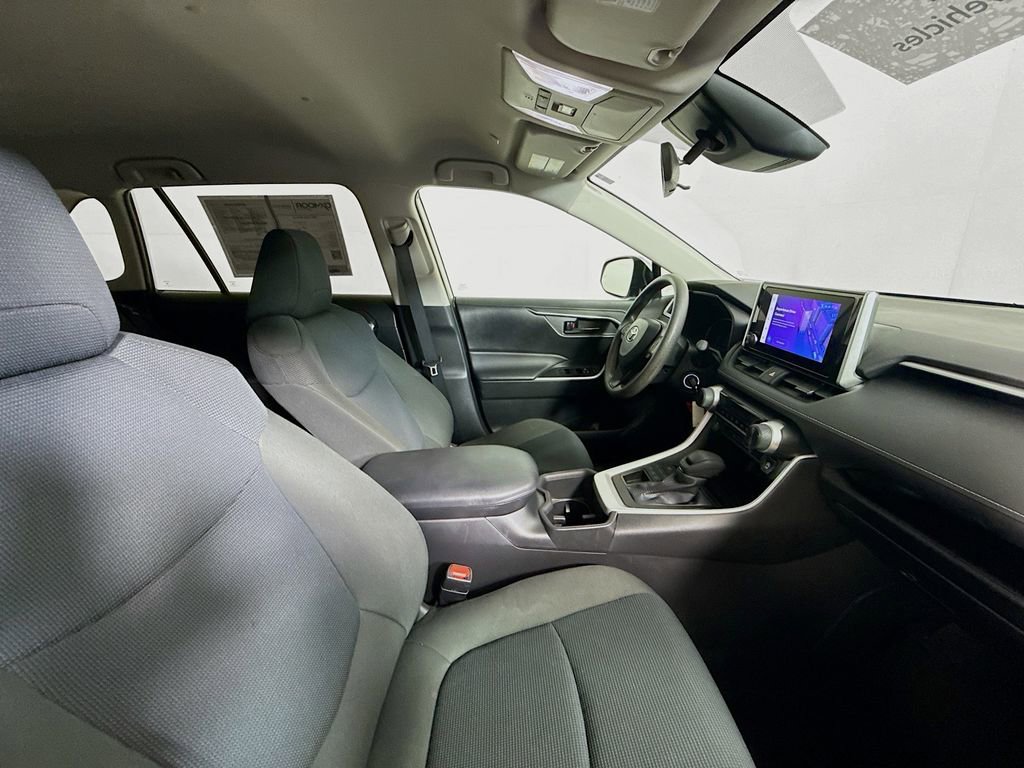 Certified 2023 Toyota RAV4 LE image 27
