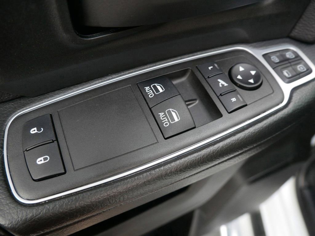 Used 2024 RAM 3500 Tradesman image 11