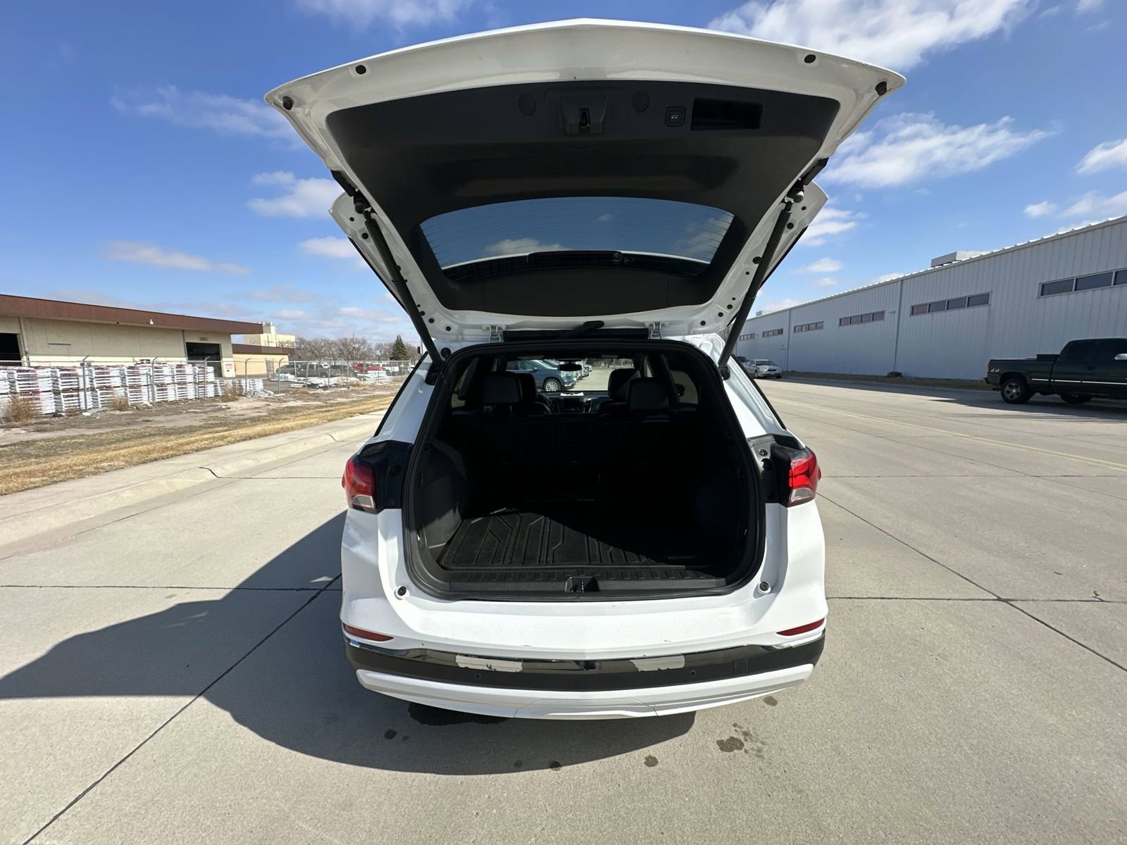 Used 2022 Chevrolet Equinox RS w/ LPO, Floor Liner Package FWD image 25