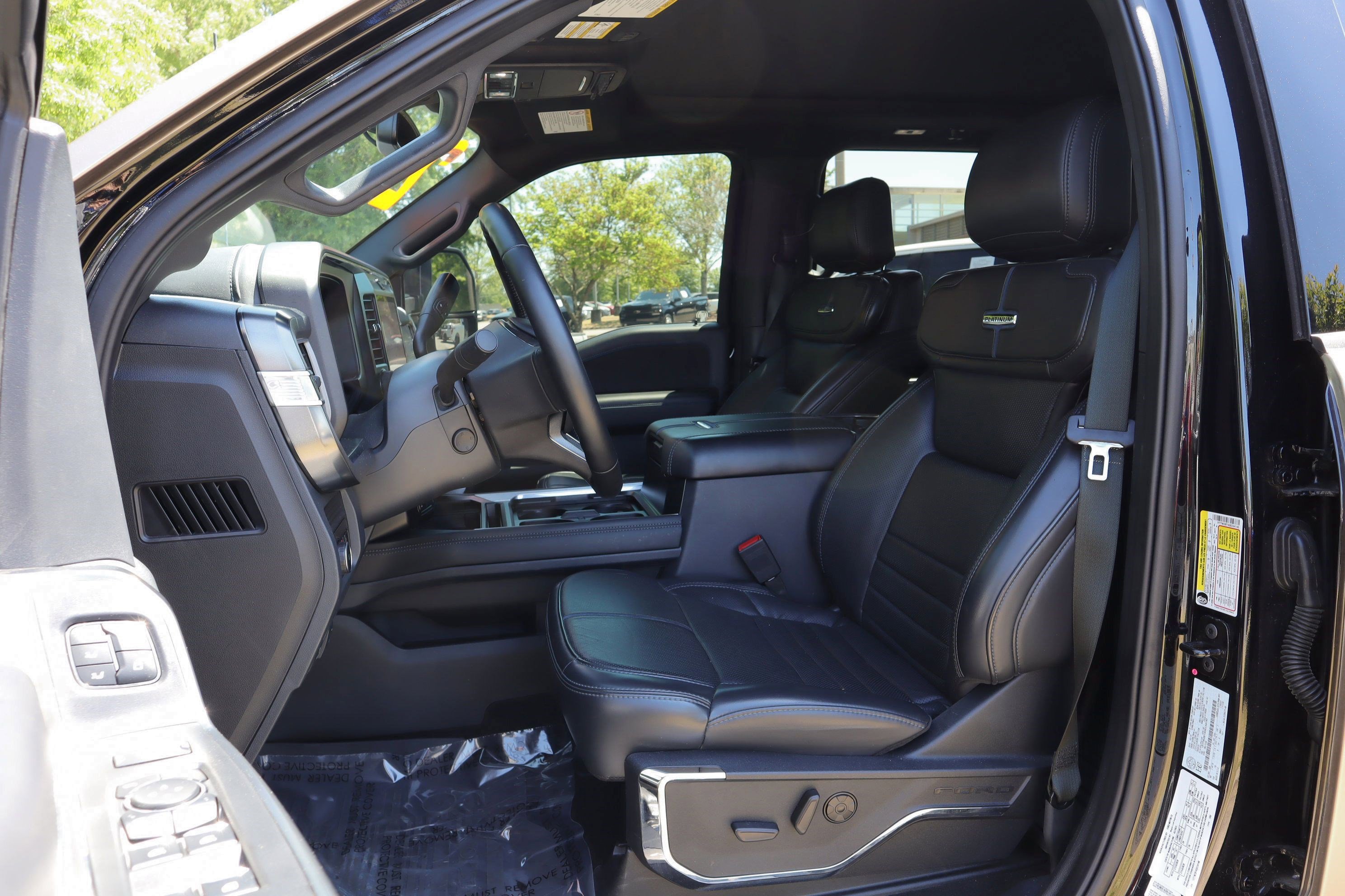 Used 2025 Ford F250 Platinum AWD/4WD image 9