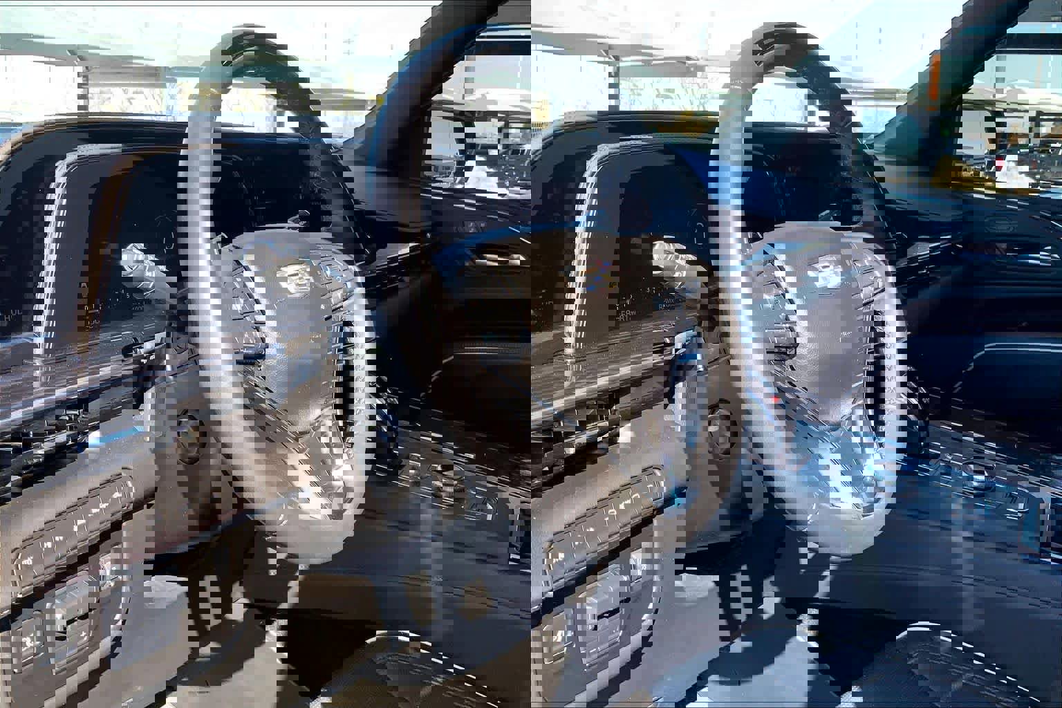 Used 2024 Cadillac Escalade ESV Sport w/ LPO, ONYX Package image 17