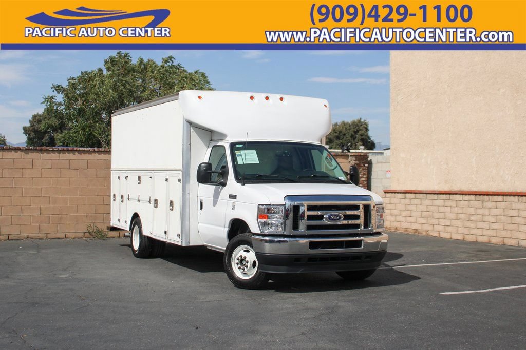 Used 2023 Ford E-450 and Econoline 450 Super Duty w/ Power Windows & Locks Group