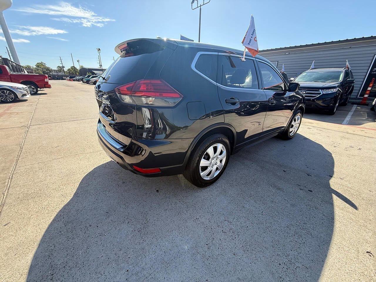 Used 2017 Nissan Rogue S image 28