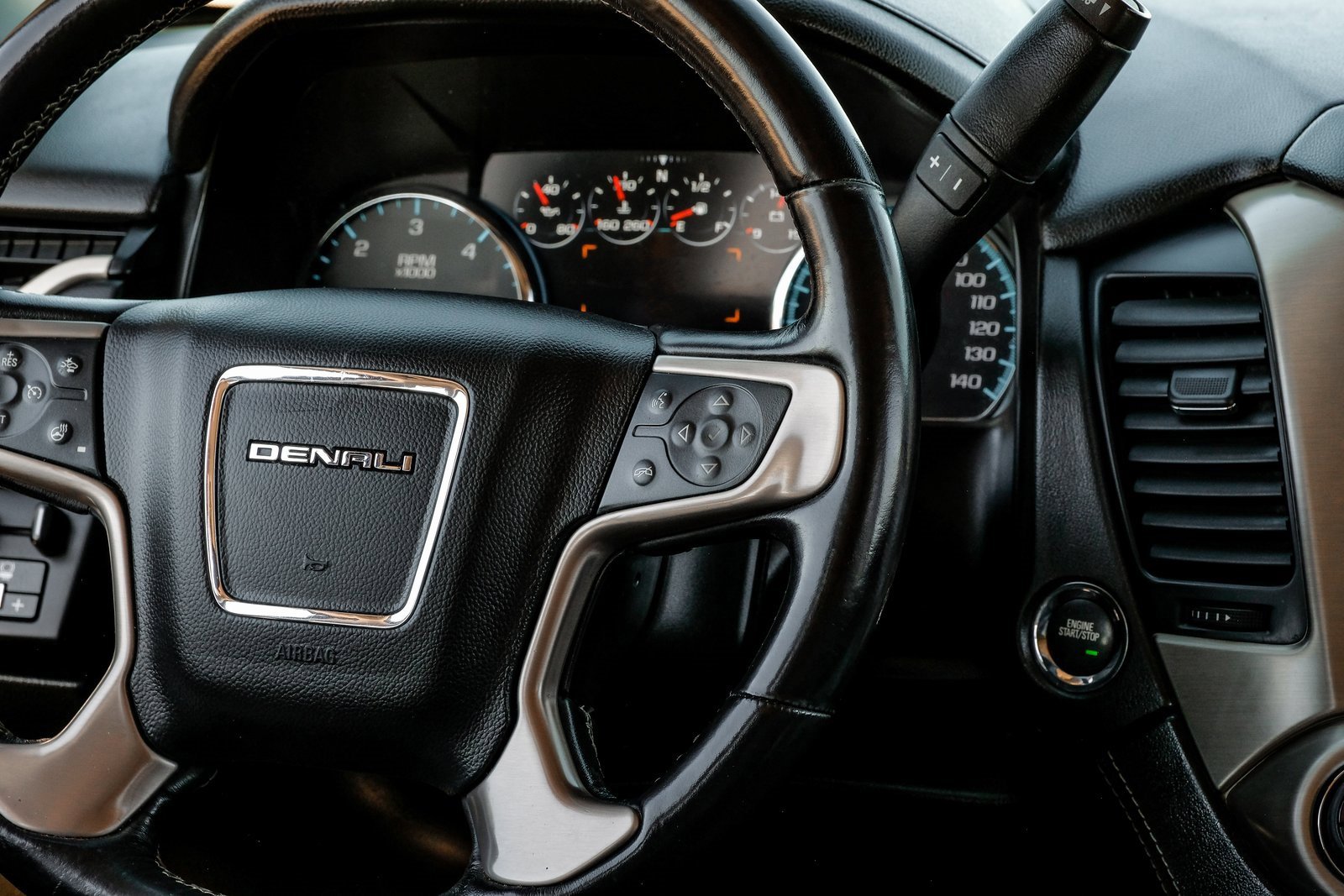 Used 2020 GMC Yukon Denali w/ Denali Ultimate Package image 20