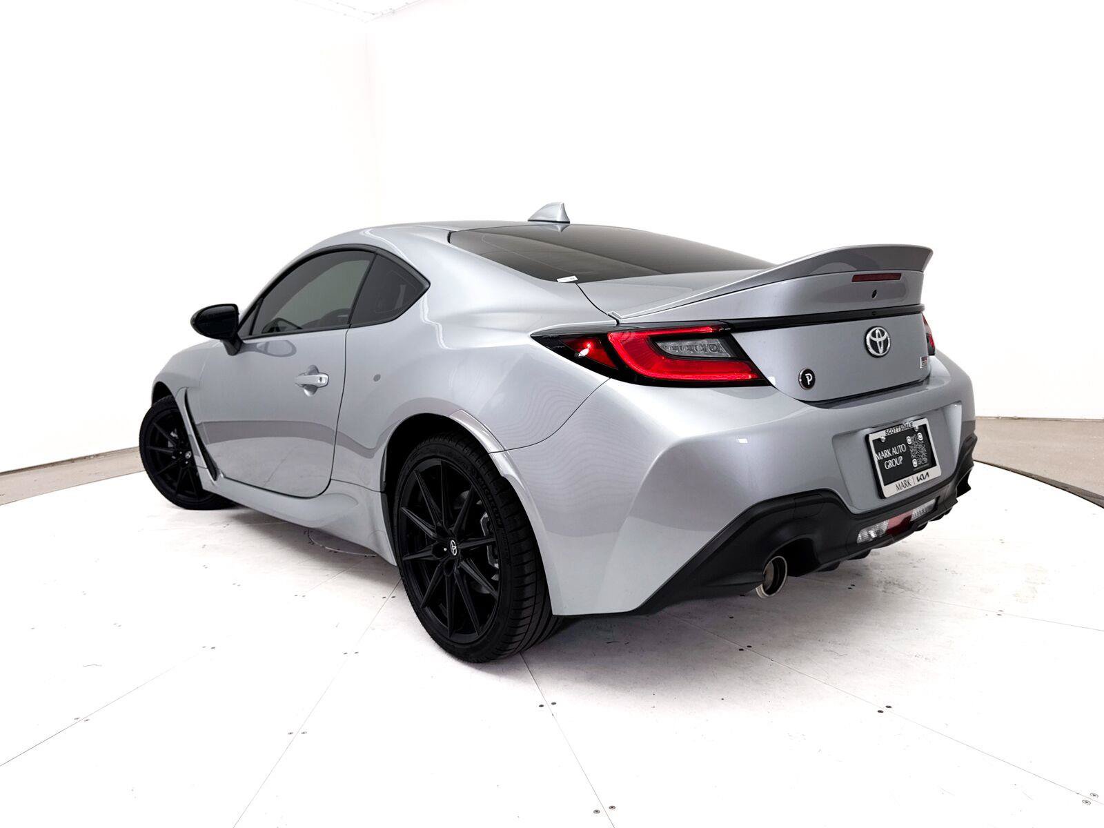 Used 2025 Toyota GR86 Premium RWD image 2