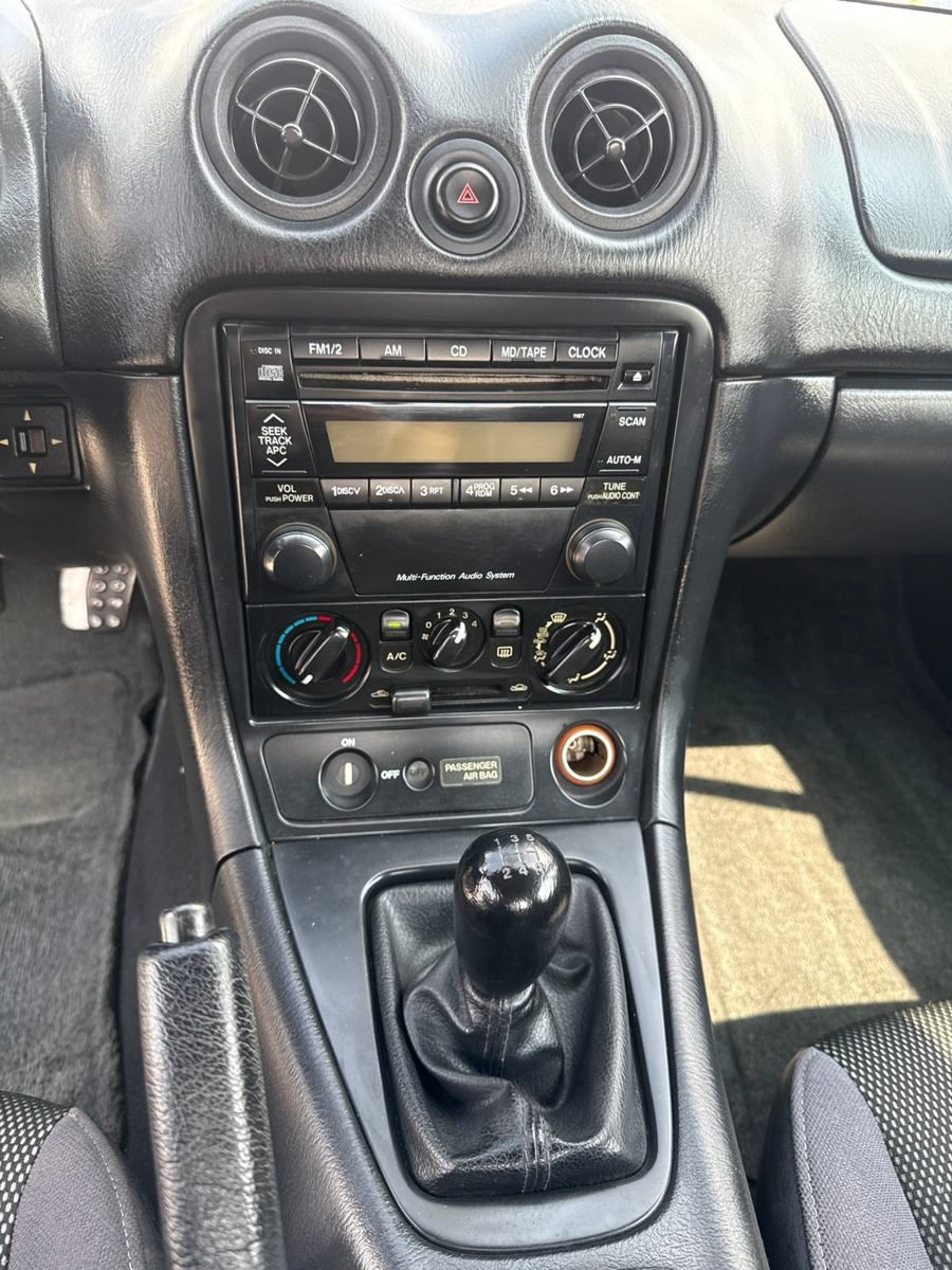 Used 2001 MAZDA MX-5 Miata RWD image 13