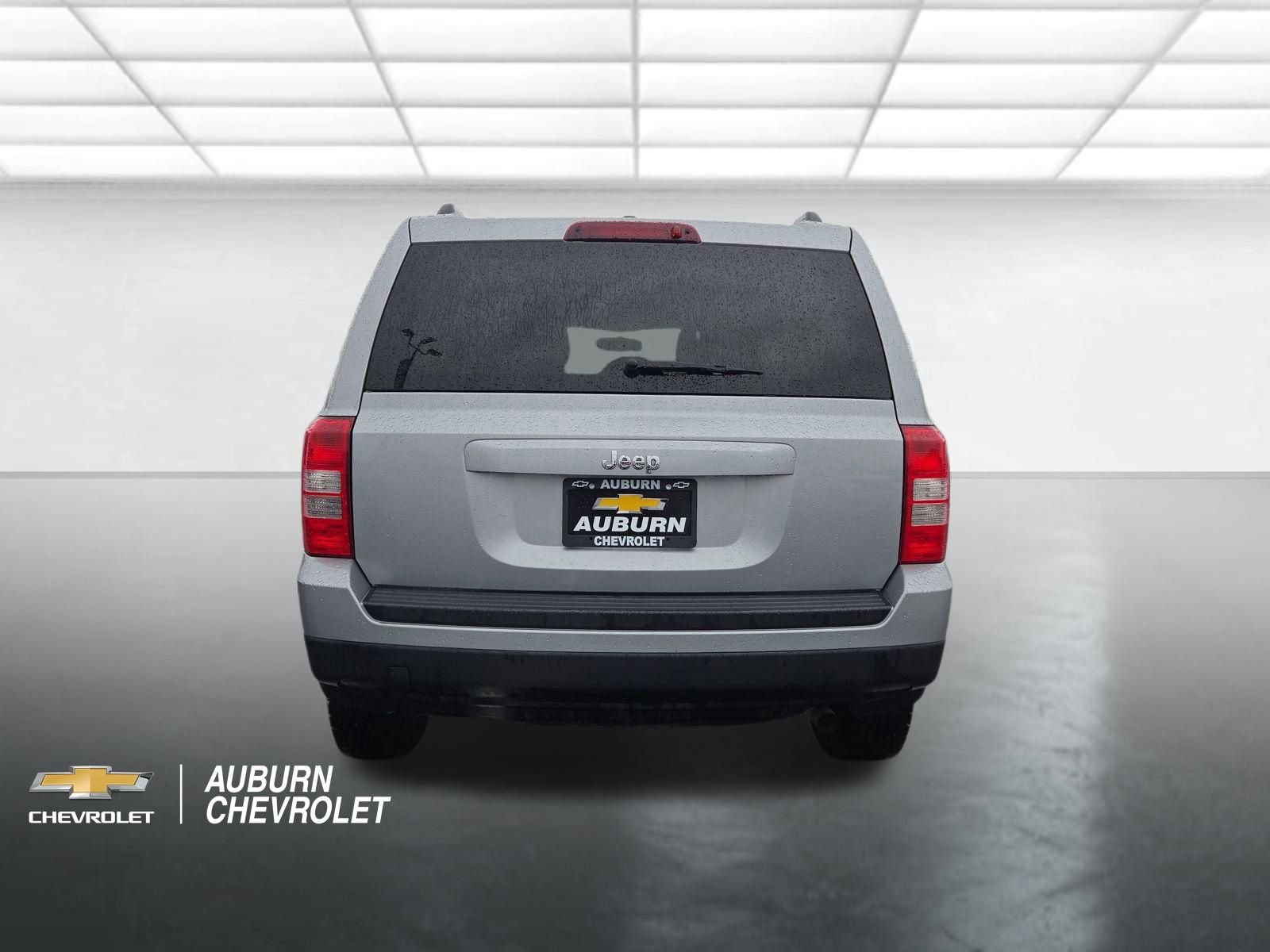 Used 2017 Jeep Patriot Sport w/ Power Value Group FWD image 4