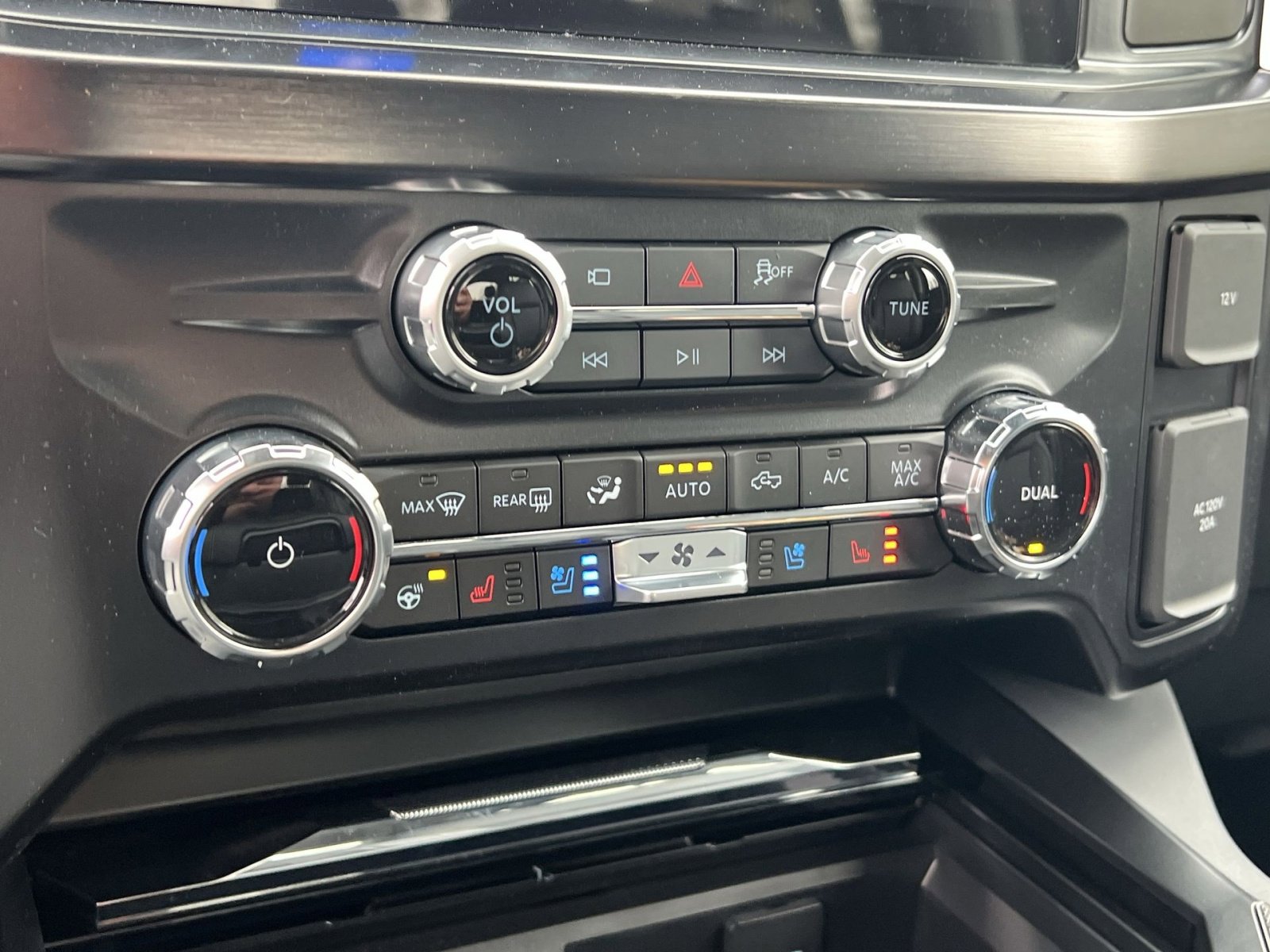 New 2026 Ford F250 Lariat w/ Chrome Package AWD/4WD image 21