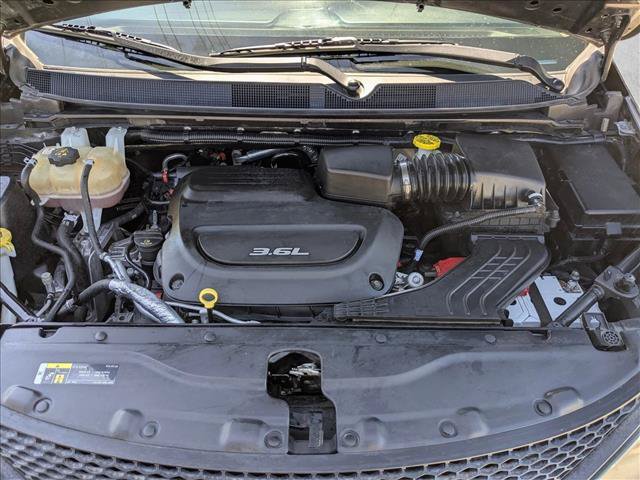 Used 2018 Chrysler Pacifica L FWD image 21