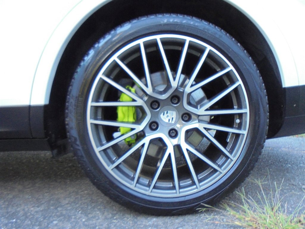 Used 2019 Porsche Cayenne E-Hybrid image 13