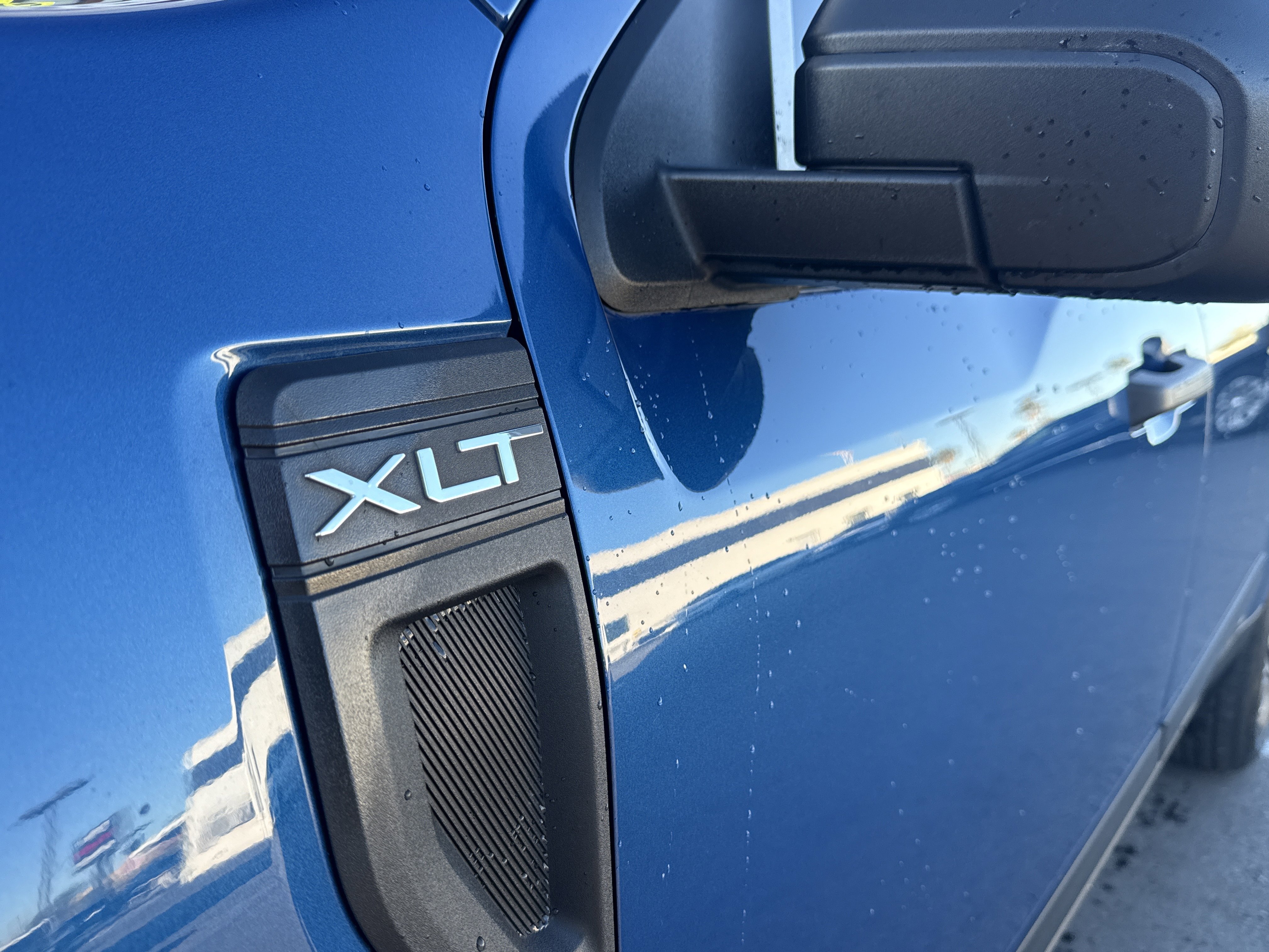 Used 2023 Ford Maverick XLT image 5