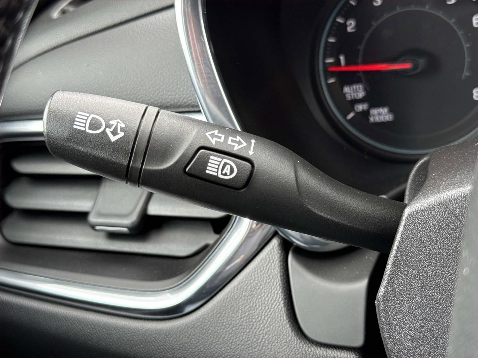 Used 2022 Chevrolet Equinox LT AWD/4WD image 16
