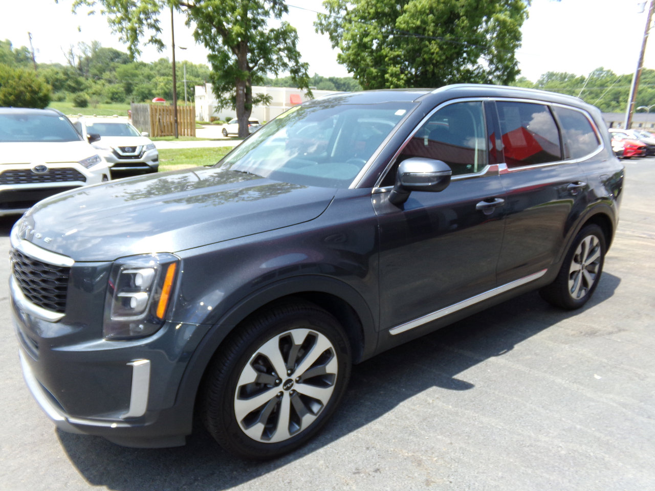 Used 2022 Kia Telluride EX w/ EX Premium Package image 7