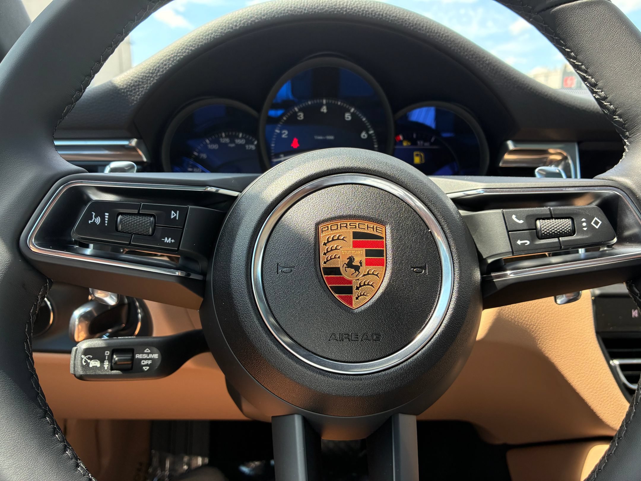Used 2026 Porsche Macan AWD/4WD image 11
