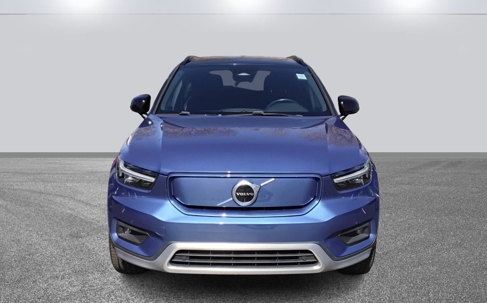 Used 2021 Volvo XC40 P8 Recharge w/ Advanced Package image 2