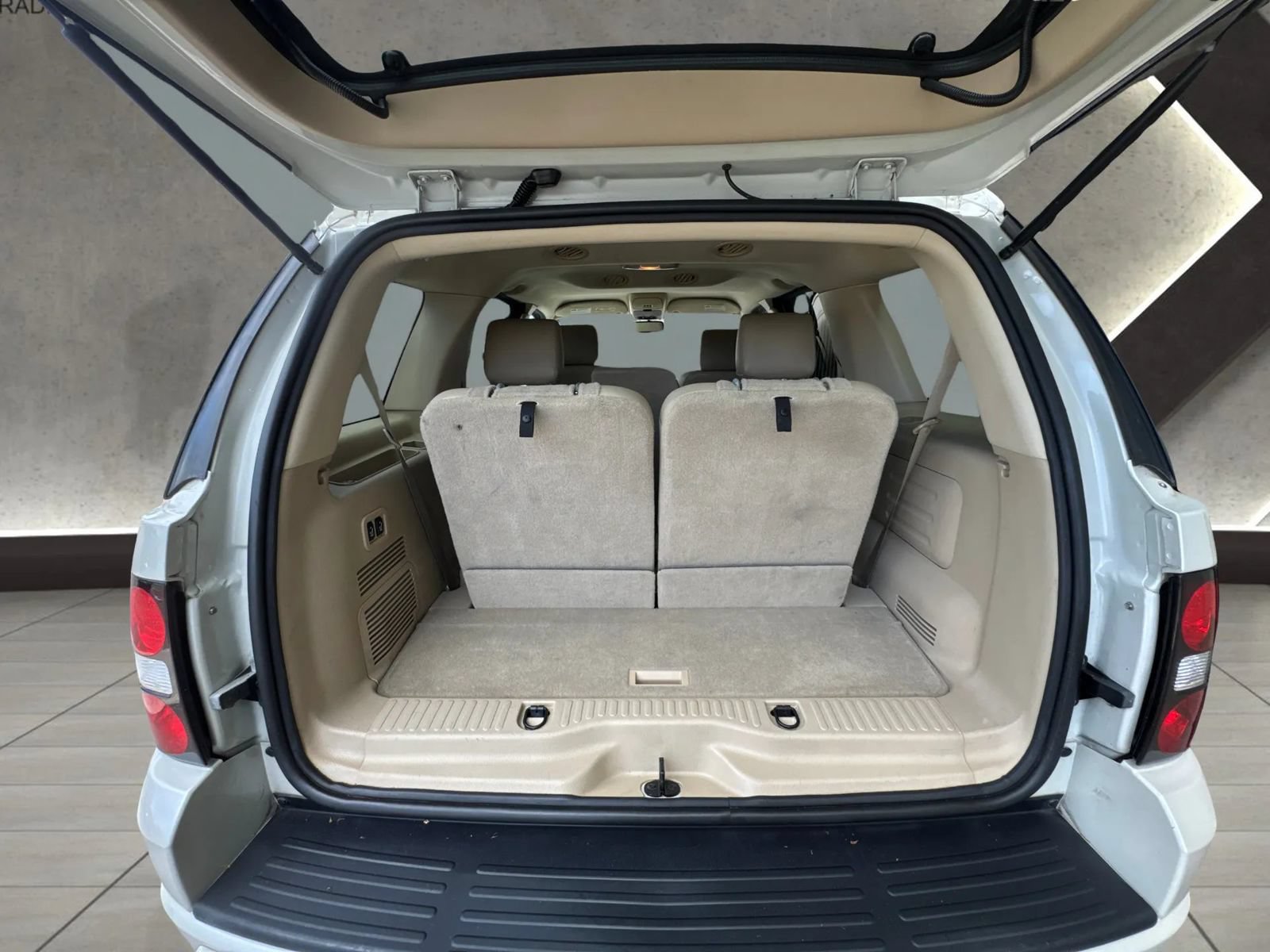 Used 2006 Ford Explorer Limited RWD image 50