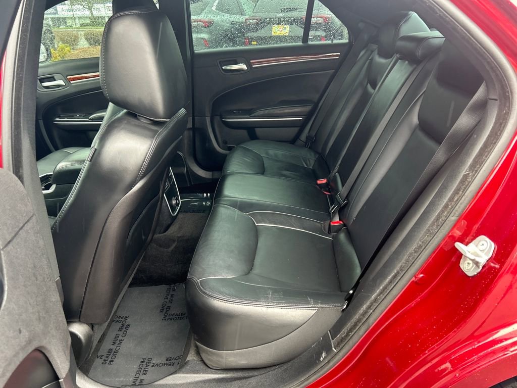 Used 2014 Chrysler 300 image 8
