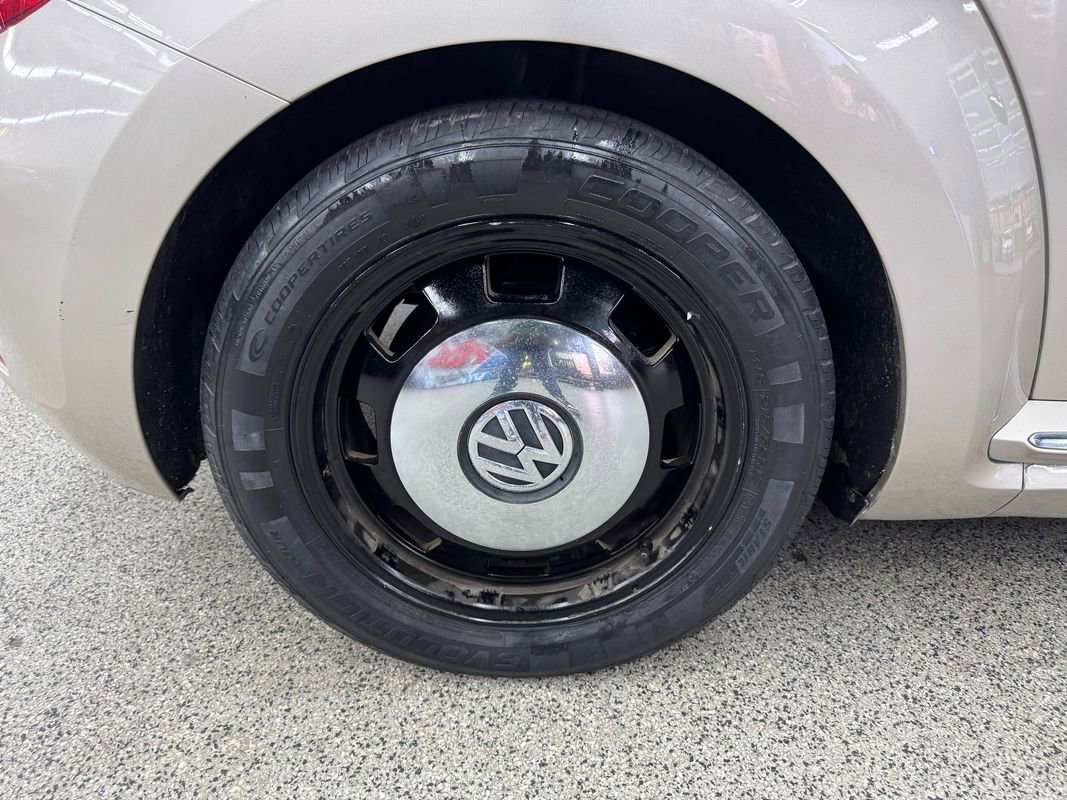 Used 2013 Volkswagen Beetle 2.5 image 31