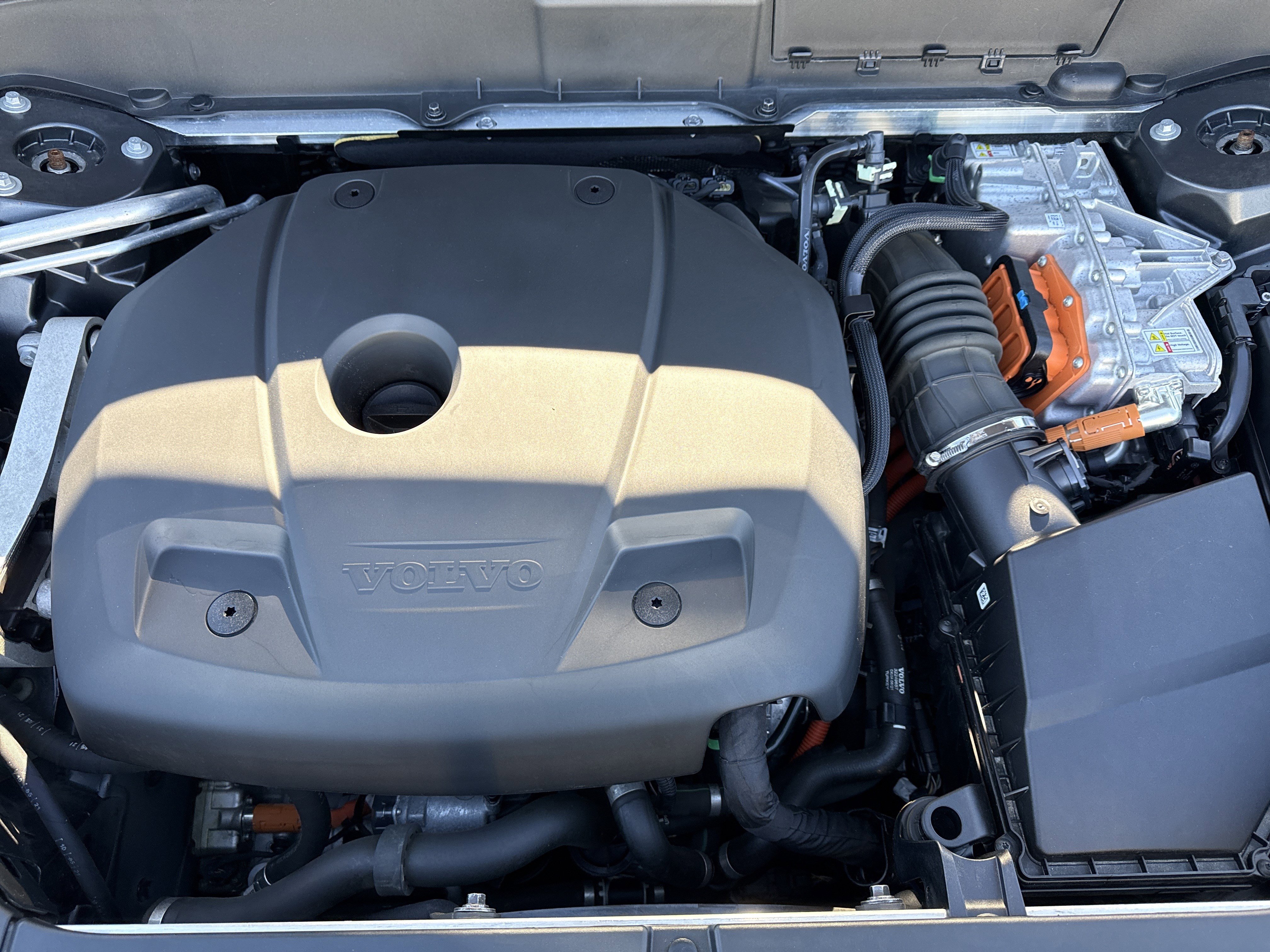 Used 2022 Volvo XC90 T8 R-Design w/ Advanced Package image 36