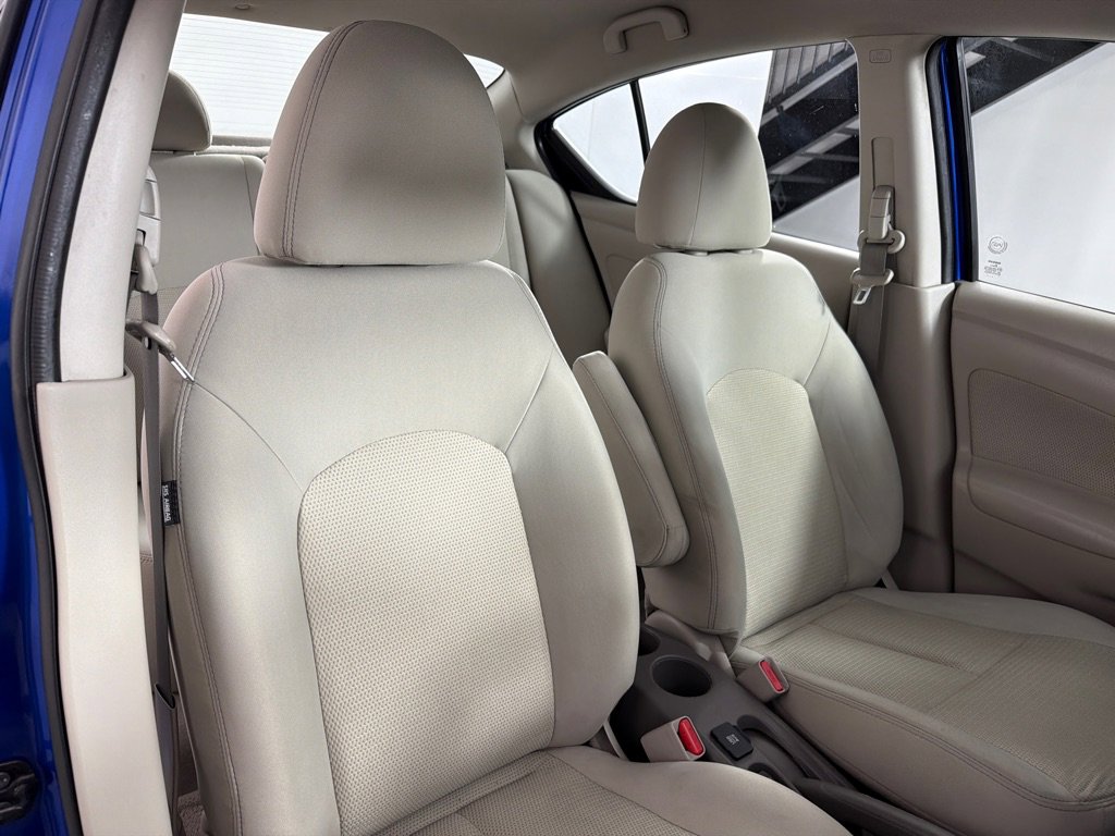 Used 2015 Nissan Versa SL FWD image 23