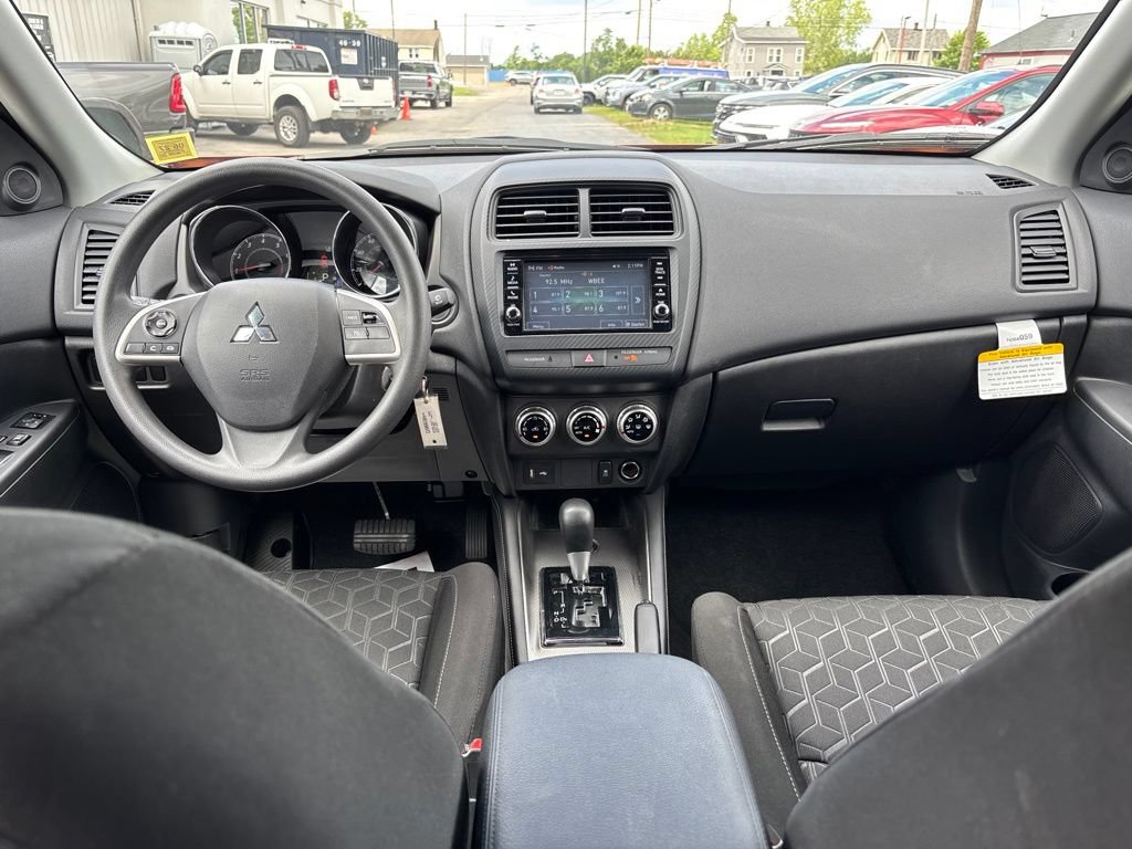 Used 2024 Mitsubishi Outlander Sport ES AWD/4WD image 27