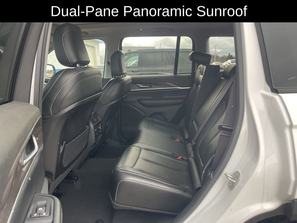 Used 2024 Jeep Grand Cherokee Limited image 12